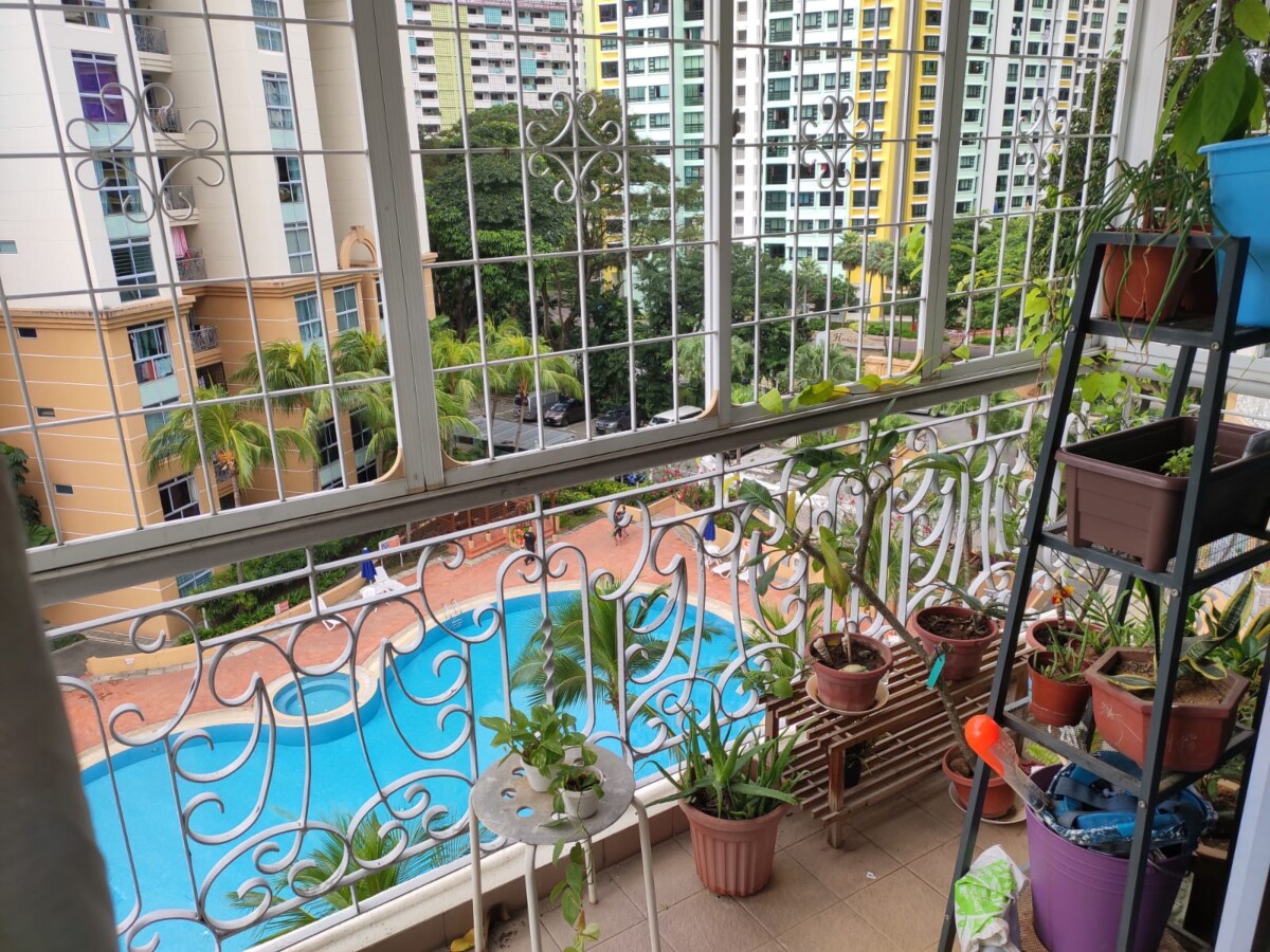 No Landlord, Pinoy Condo @Tiong Baruh, AC (New), Swimming Pool, Gym, Squash, Tennis , Cooking allowed