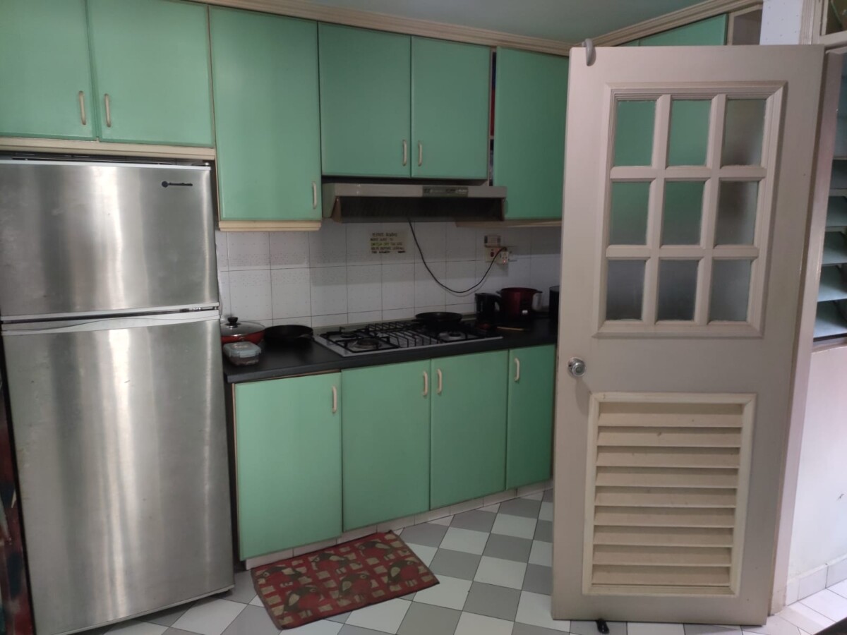 No Landlord, Pinoy Condo @Tiong Baruh, AC (New), Swimming Pool, Gym, Squash, Tennis , Cooking allowed