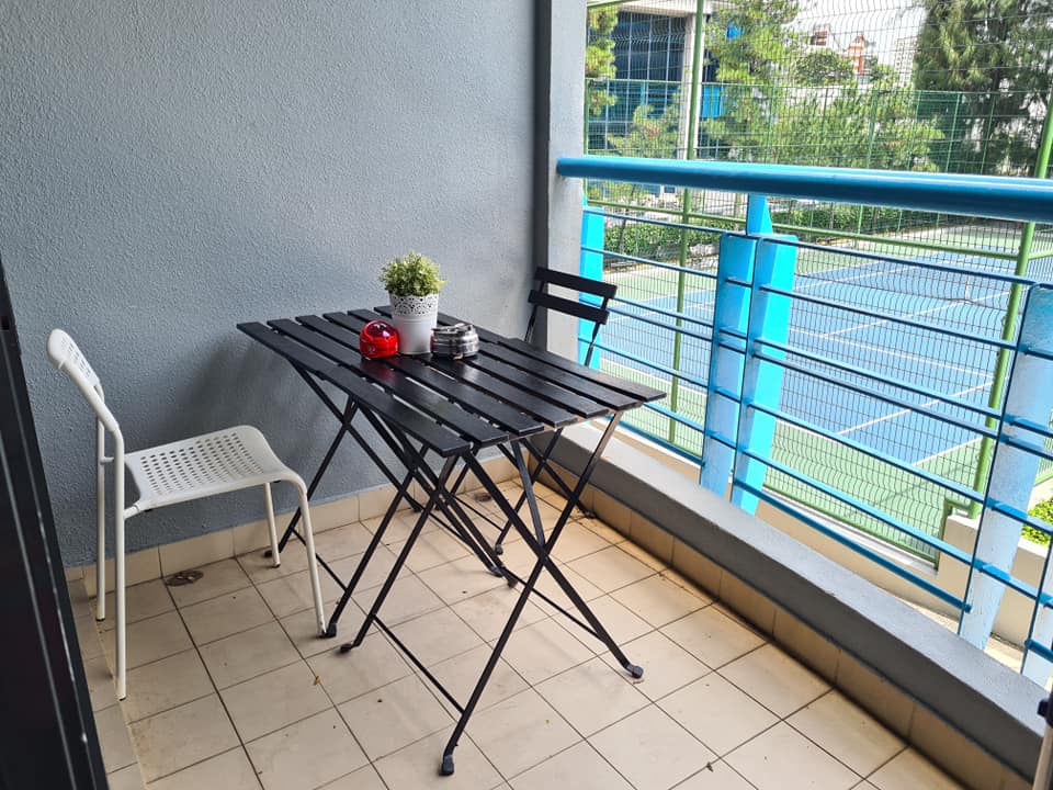 Looking for a Filipino male room mate