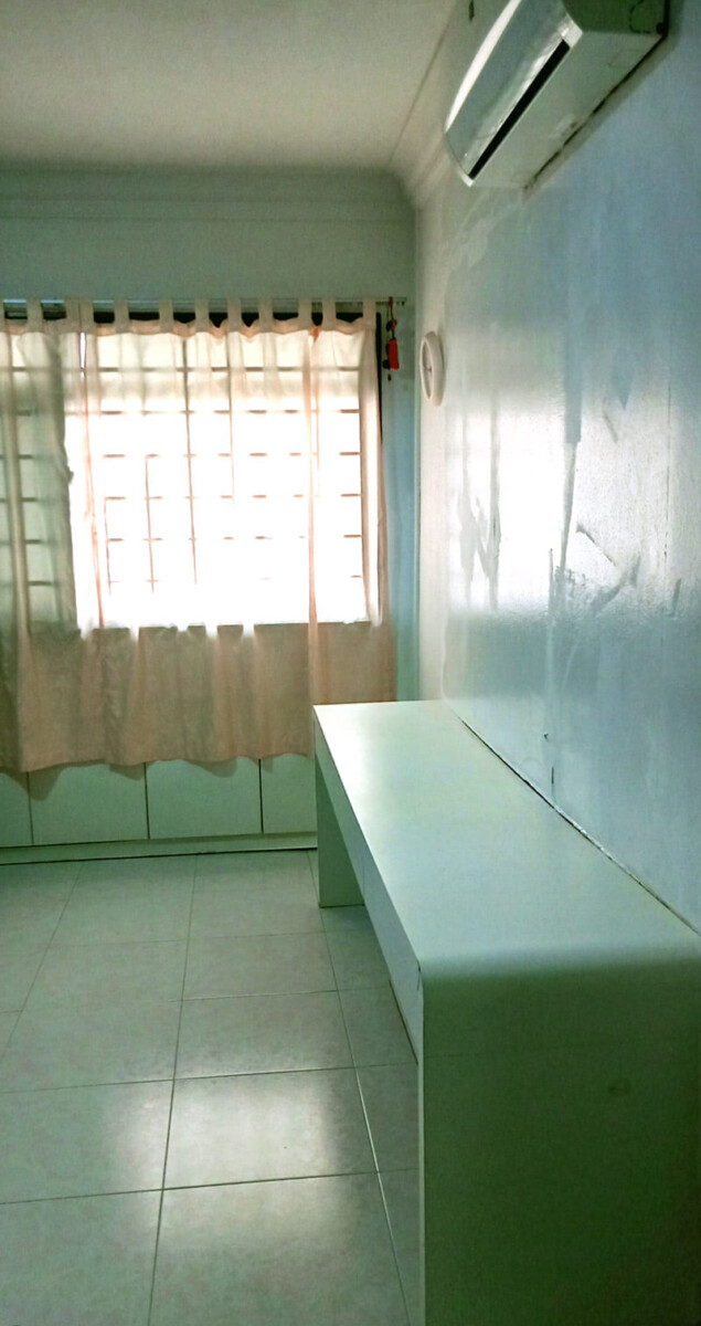 Male Bed Space available @ BLOCK 756 JURONG WEST ST. 74