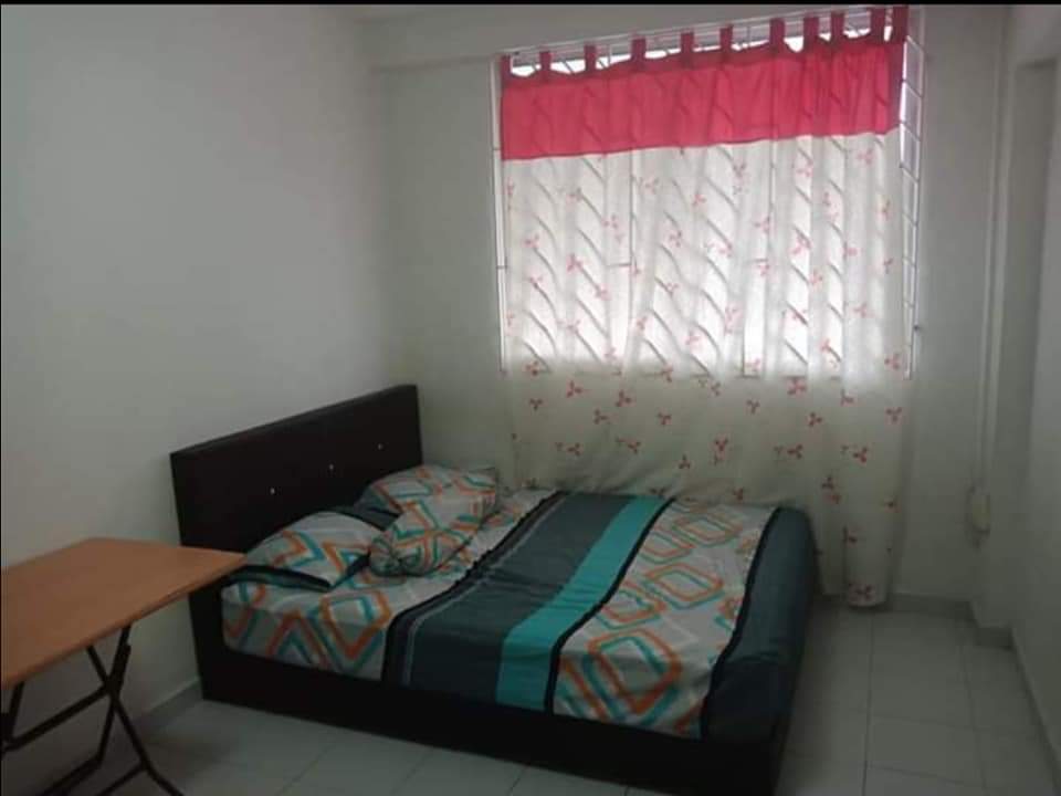 Common room for rent at Hougang Ave 8