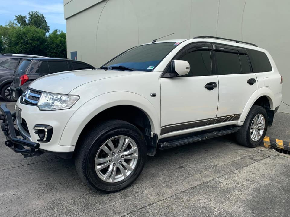 Montero 2015 GLX manual acquired 2016