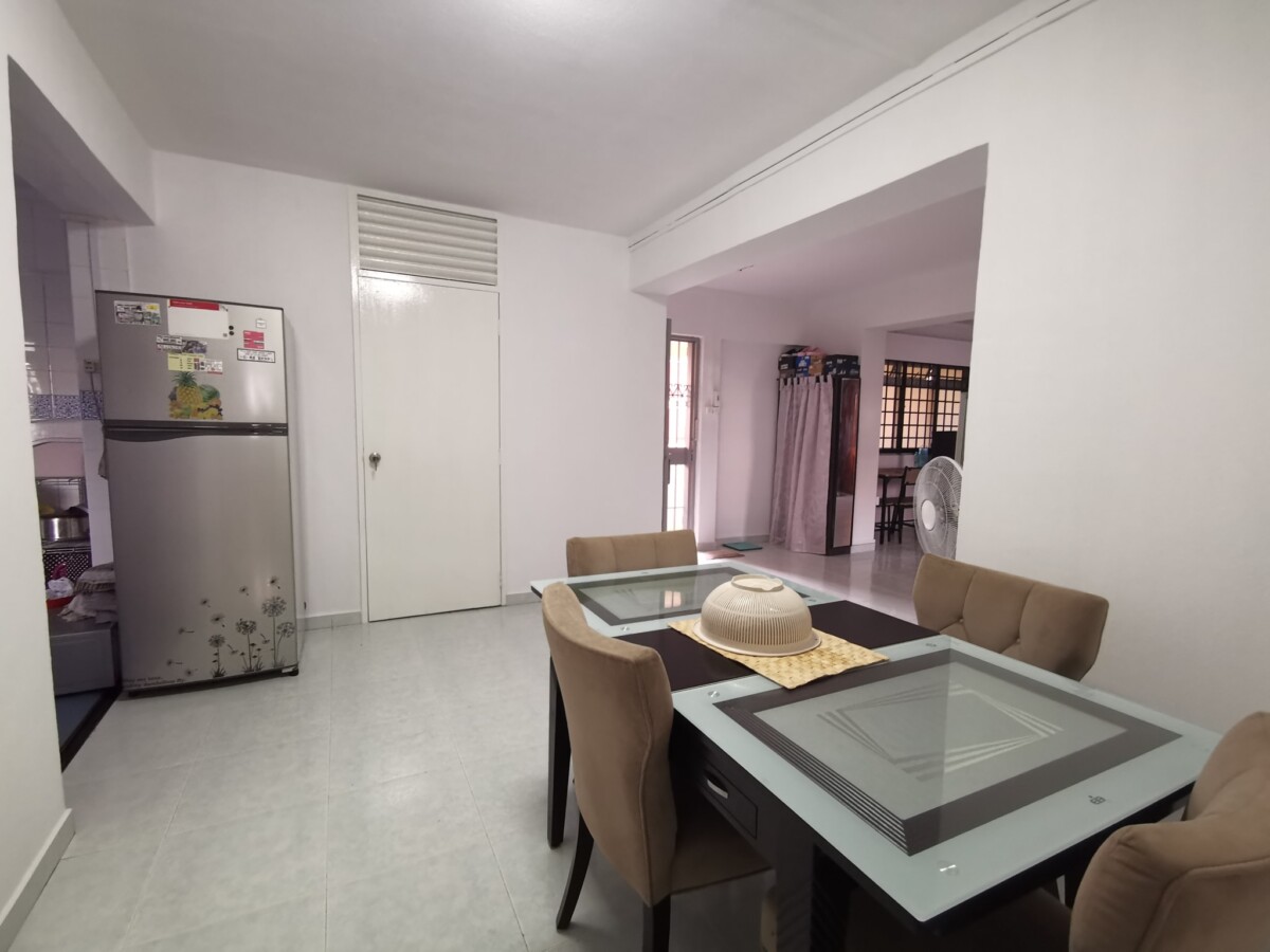 Shared COMMON ROOM for rent (1 Filipina)