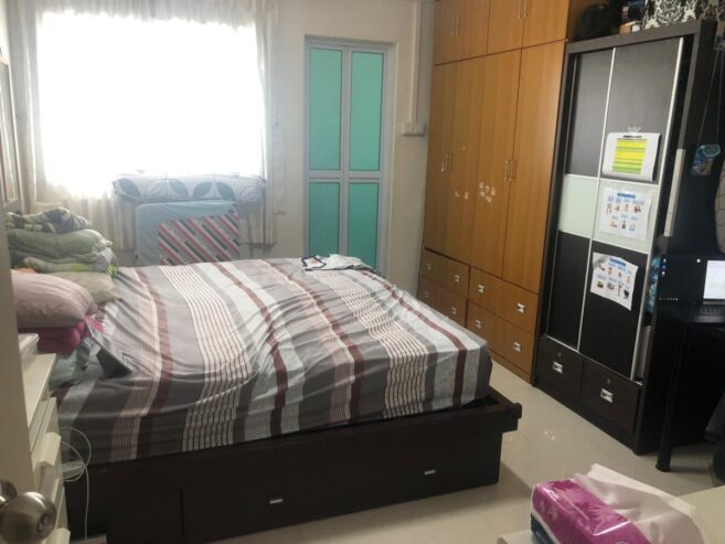 Master Bedroom for Rent in Bukit Batok HDB