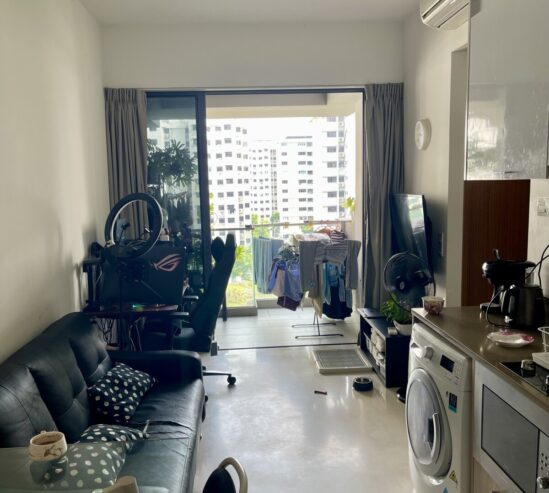 CONDO – Master Bedroom for Rent