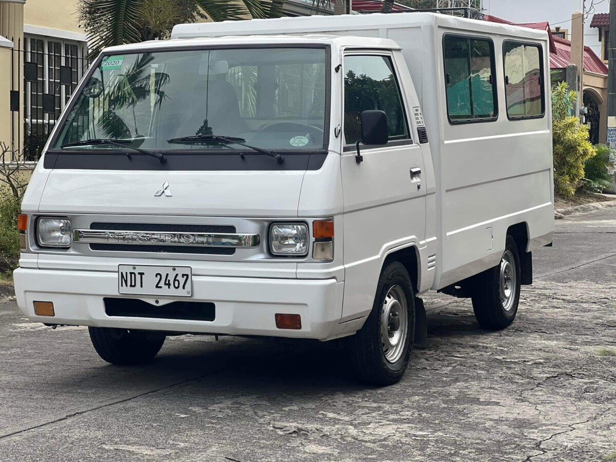 2016 MITSUBISHI L300 FB DELUXE DUAL AC M/T