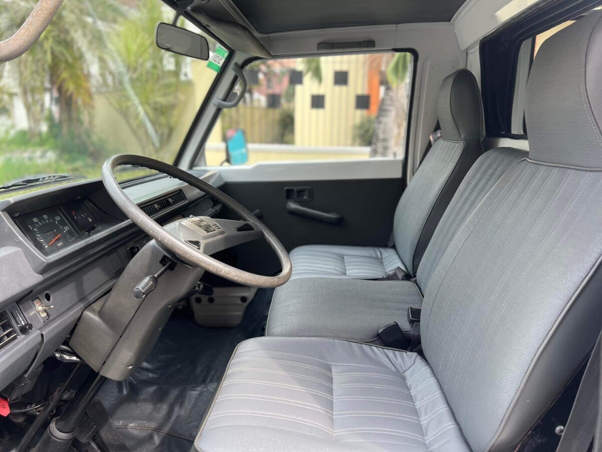 2016 MITSUBISHI L300 FB DELUXE DUAL AC M/T