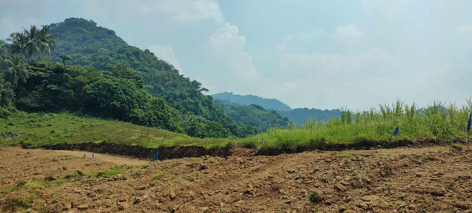Farmlot with Mountain, Sea View