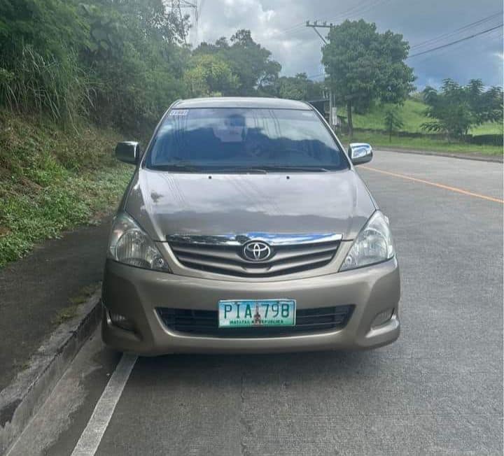 TOYOTA INNOVA G