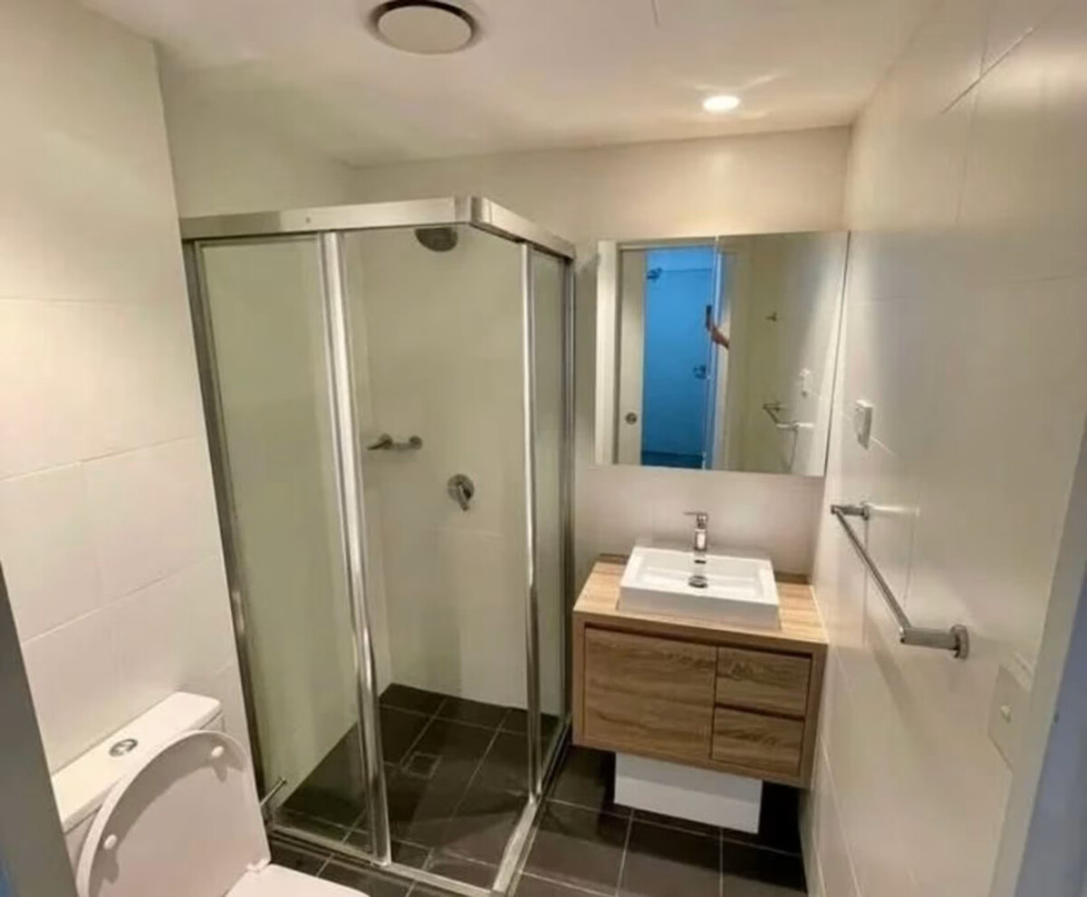 Fully Furnished Studio Room for Rent – 106 Jurong East Street 13, Singapore 600106