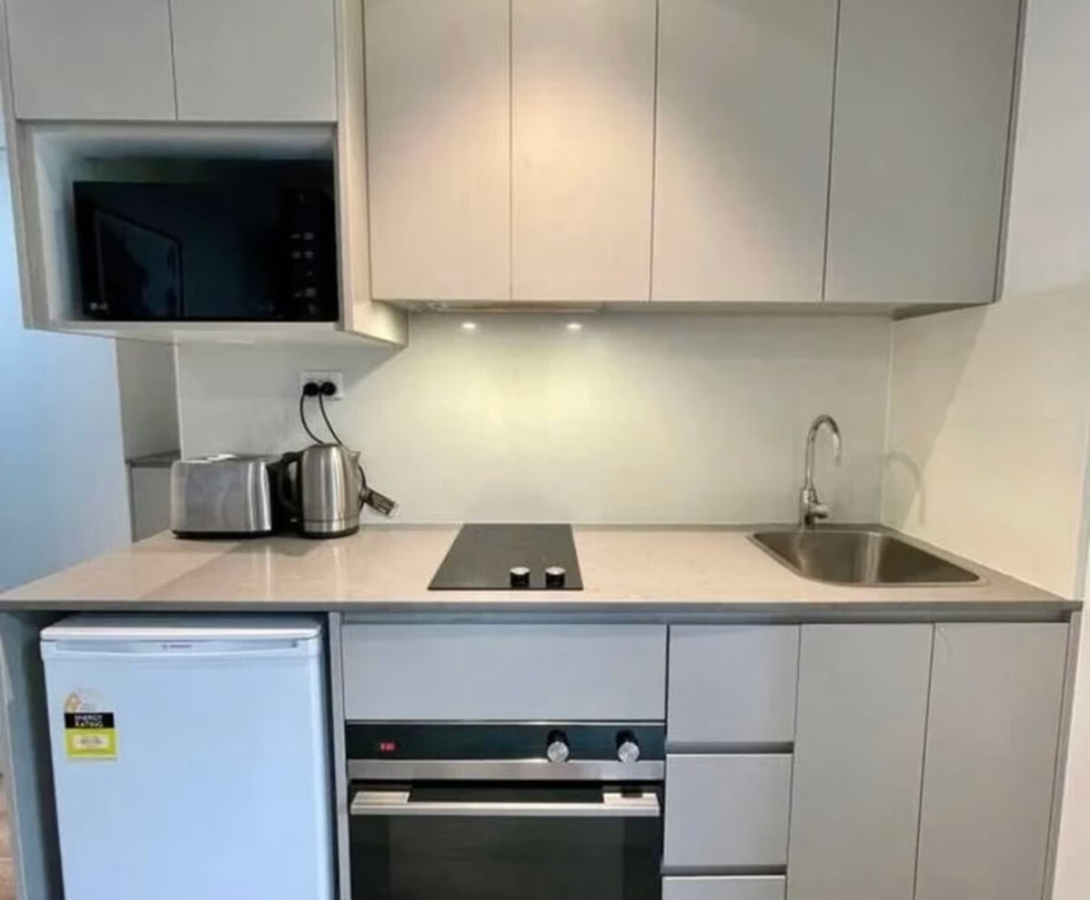 Fully Furnished Studio Room for Rent – 106 Jurong East Street 13, Singapore 600106